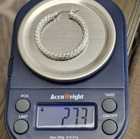 Sterling 925 Textured Rope Hoop Earrings - Picture 12 of 12